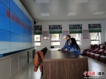大屏视频通话设备和按摩椅 - 中国新闻社河南分社
