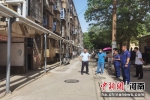 消防人员调研指导老旧小区消防设施改造工作 - 中国新闻社河南分社