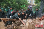 直击河南抗洪一线：武警官兵在救援 - 中国新闻社河南分社