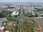 航拍河南卫辉市区尚有积水 救援力量进驻 - 中国新闻社河南分社