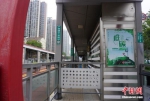 　8月22日，郑州市一“BRT”快速公交站出入口关闭。据悉，为有效应对暴雨天气，8月22日、23日，郑州公交线路全部停止运营。 中新社记者 刘鹏 摄 - 中国新闻社河南分社