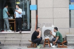 停止堂食20天，郑州上班族：拎着快餐吃遍了办公室、街边和公园 - 河南一百度