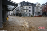 　资料图：当地时间7月14日，比利时Spa，市中心遭遇洪水侵袭，街道被淹变河道。 - 中国新闻社河南分社