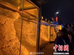 600多岁的古城墙上逛“夜场”啥感觉？ - 中国新闻社河南分社