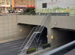 郑州京广路隧道加装逃生梯，邻妹妹现场体验 - 河南一百度