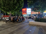 郑州鼓励餐饮店外摆引热议，城管部门这样说 - 河南一百度