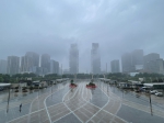 雨天中，郑州东站“双子塔”成“仙塔” - 河南一百度