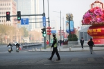 郑州街头最新实拍：有序恢复正常生产生活秩序，人车渐多 - 河南一百度