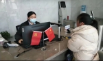“黄牛”在郑州车管所院内揽客，办事窗口有一半未开 - 河南一百度