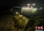 三门峡水库正在敞泄。黎秋野 摄 - 中国新闻社河南分社