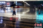 郑州迎短时强降水天气 - 中国新闻社河南分社
