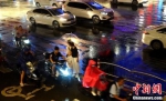 郑州迎短时强降水天气 - 中国新闻社河南分社